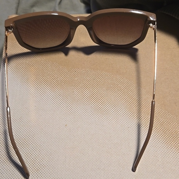 Quay Australia-NWOT \